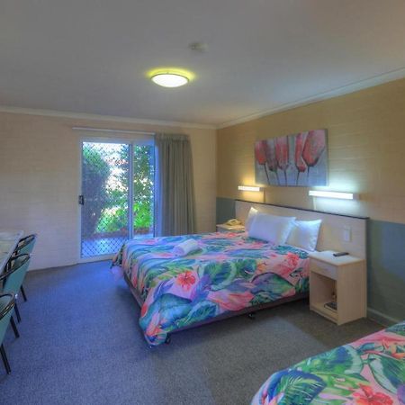 The Vines Motel & Cottages Станторп Екстериор снимка