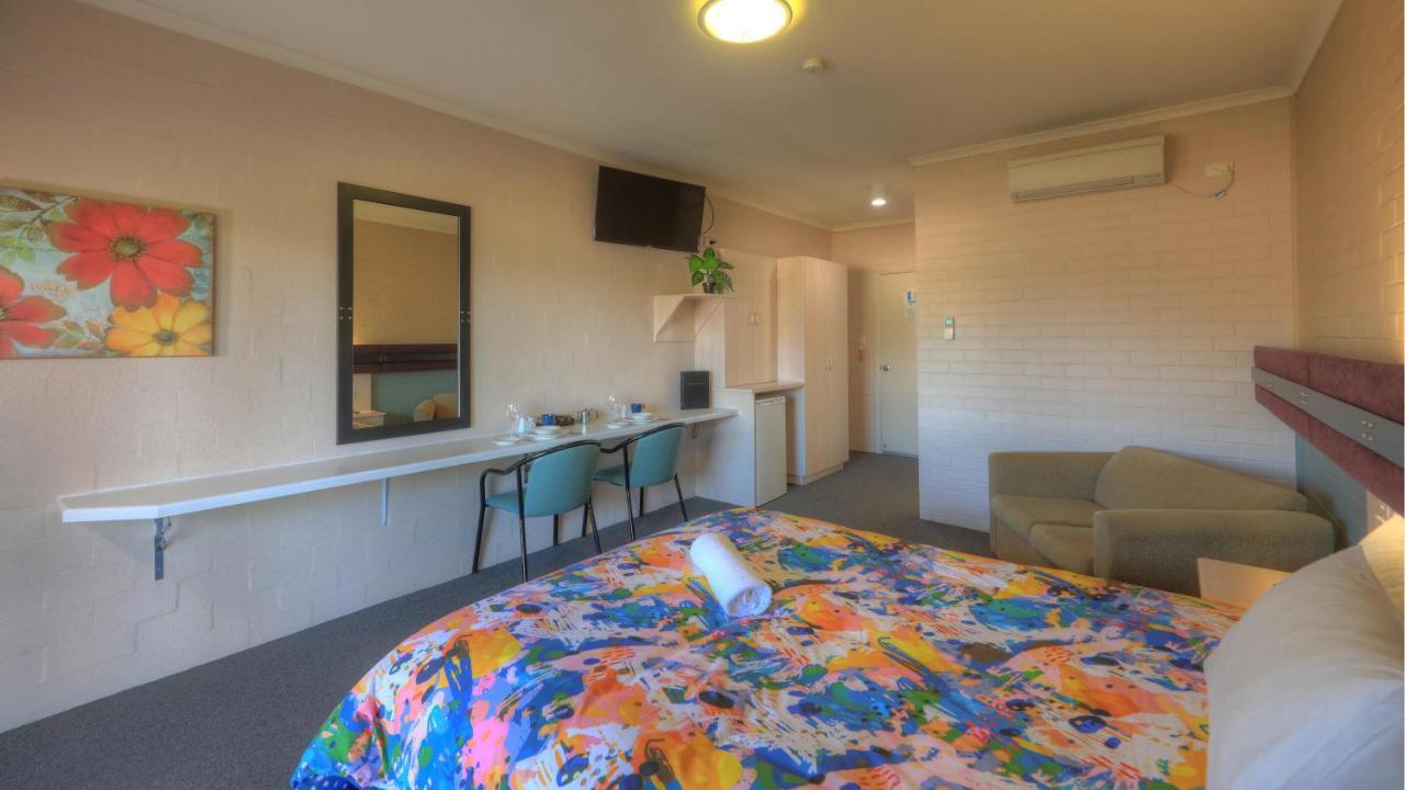 The Vines Motel & Cottages Станторп Екстериор снимка